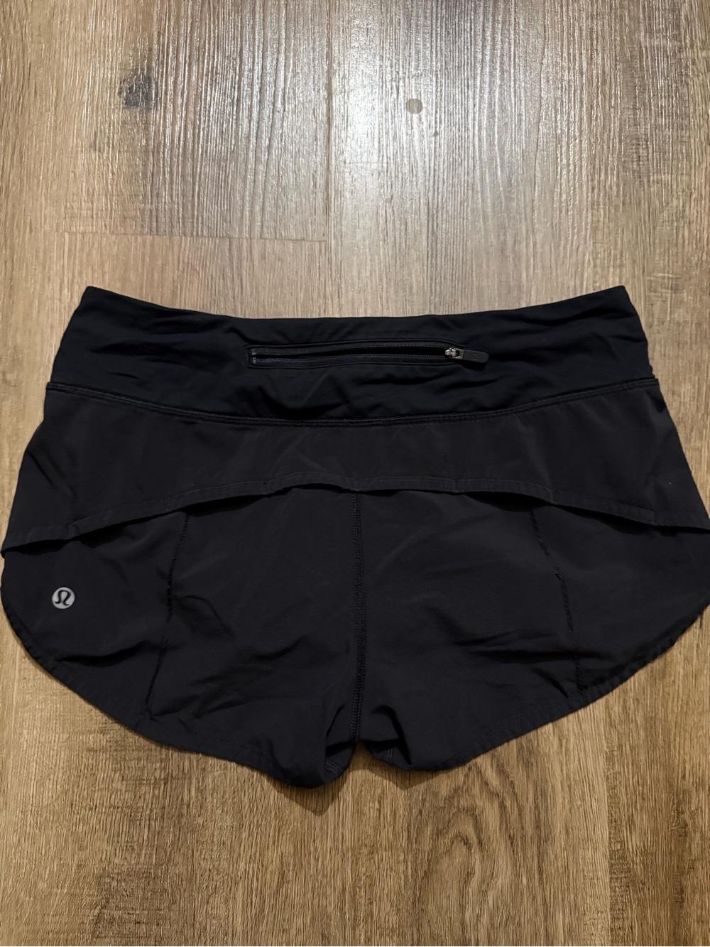 Lululemon Speed Up Shorts - Picture 5 of 7
